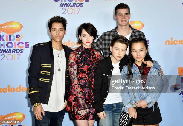 Actors Stony Blyden, Maemae Renfrow, Daan Creyghton, Thomas Jansen and Kyra Isako Smith attend Nickelodeon's 2017 Kids' Choice Awards at USC Galen...
