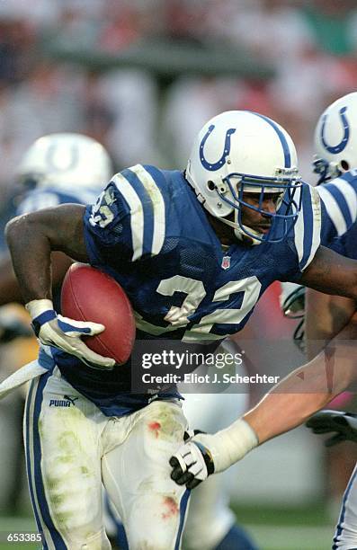 Edgerrin James Ab Routine 180 Miami Edgerrin James Stock Photos, High-Res Pictures, and Images ...