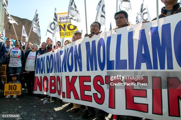 National demonstration itinerant workers in Rome to demand the final stop on the transposition of European Directive Bolkestein which obliges...