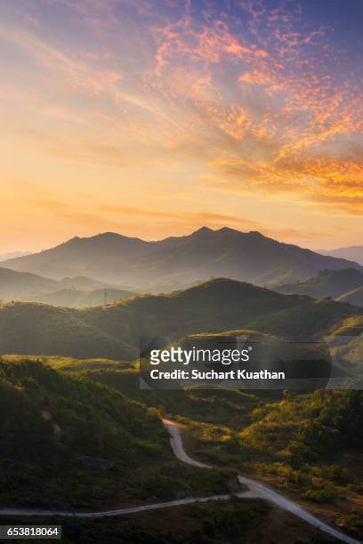 sunset sky from the mountain - mountain sunset stock pictures, royalty-free photos & images