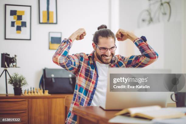 Computer Celebrate Success Photos and Premium High Res Pictures - Getty ...