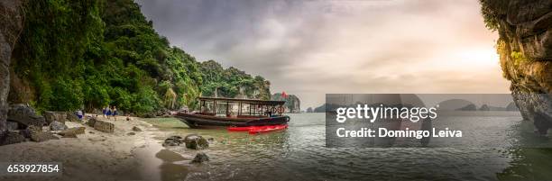 sailboat in ha long bay - rayo de sol stock pictures, royalty-free photos & images