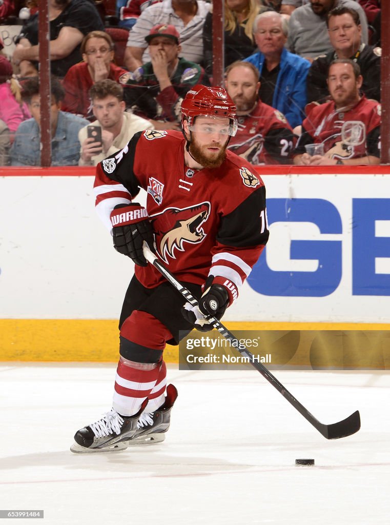 Colorado Avalanche v Arizona Coyotes