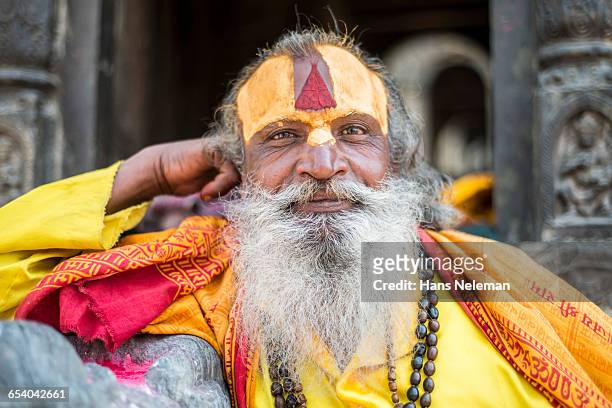 hindu holy man - tilaka stock pictures, royalty-free photos & images