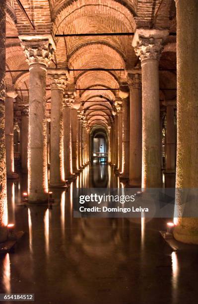 cistern in istanbul - escapada urbana stockfoto's en -beelden