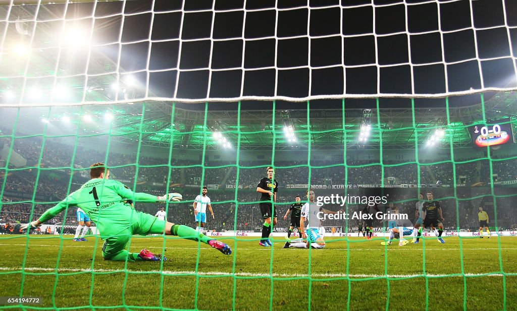 Borussia Moenchengladbach v FC Schalke 04 - UEFA Europa League Round of 16: Second Leg