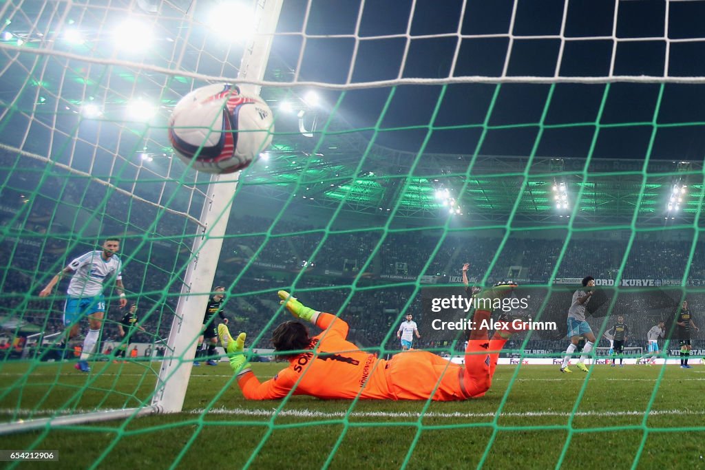 Borussia Moenchengladbach v FC Schalke 04 - UEFA Europa League Round of 16: Second Leg