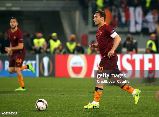 Francesco Totti of AS Roma in action during the UEFA Europa League Round of 16 second leg match between AS Roma and Olympique Lyonnais at Stadio...