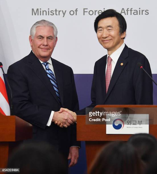Secretary of State Rex Tillerson shakes hands with South Korean Foreign Minister Yun Byung-se during a press conference on March 17, 2017 in Seoul,...