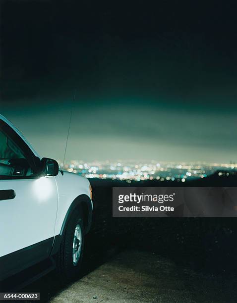 car at observation point - observation point stockfoto's en -beelden