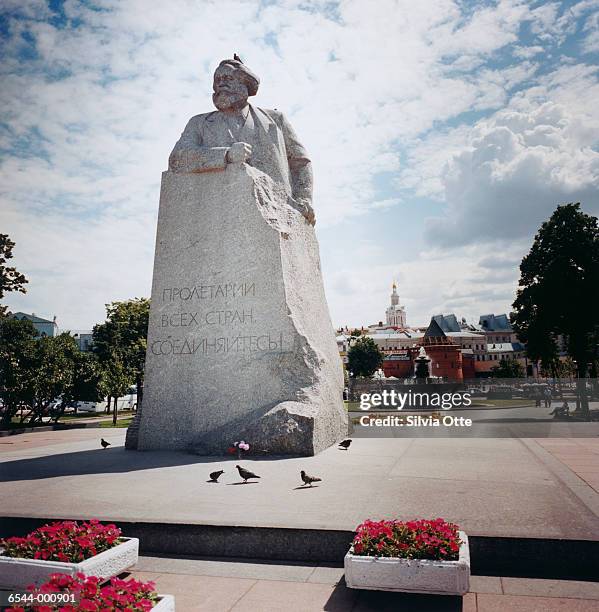 Marx Rise Statue 513 Karl Marx Statue Stock Photos, High-Res Pictures, and Images ...