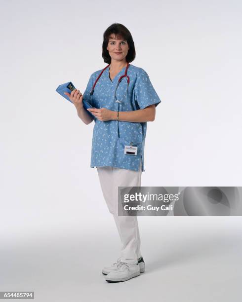 smiling nurse - cali morales 個照片及圖片檔