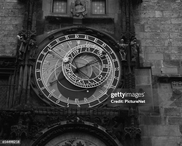 Clock Latin Numbers 57 Latin Number Clock Stock Photos, High-Res Pictures, and Images ...