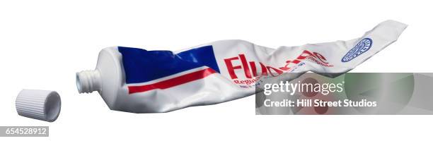 Squeedzed Toothpaste Squeezed Toothpaste Tube Photos and Premium High Res Pictures - Getty ...