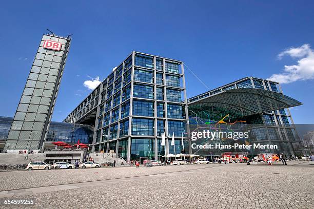 berlin hauptbahnhof, berlin - berlin hauptbahnhof stock-fotos und bilder