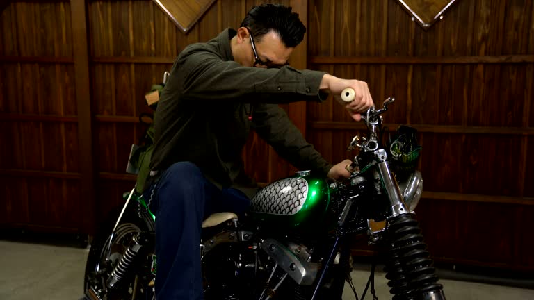 Revving R Garage 111 Revving Engine Stock Videos, Footage, & 4K Video Clips - Getty Images