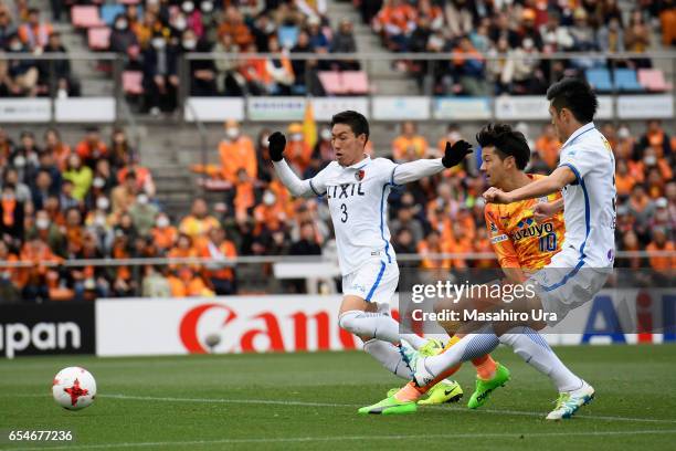 Ryohei Shirasaki of Shimizu S-Pulse scores his side's second goal during the J.League J1 match between Shimizu S-Pulse and Kashima Antlers at IAI...