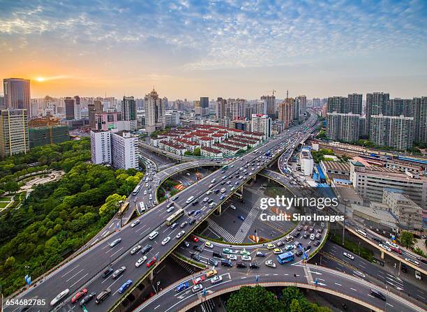 the view of shanghai elevated  - doordringen stockfoto's en -beelden