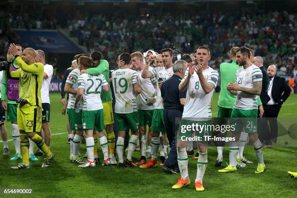 Players of of Ireland celebrates his late winning at the end of UEFA Euro 2016 Group E match between Italy and Republic of Ireland at Stade...