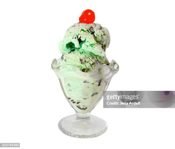 pistachio ice cream - ice cream sundae stockfoto's en -beelden