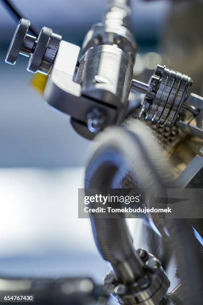 vacuum - vakuumkammer stock-fotos und bilder