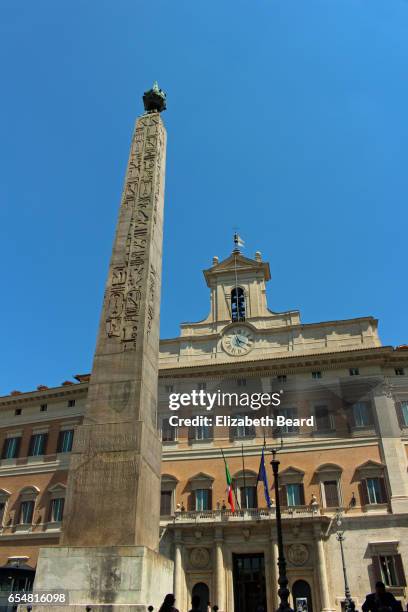 palazzo montecitorio, the italian parliament building, rome - piazza di montecitorio stock pictures, royalty-free photos & images