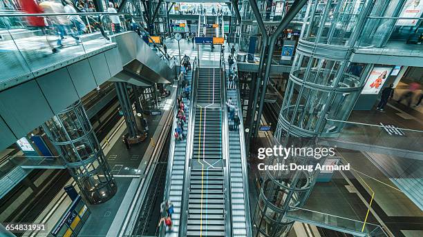 interior of the berlin hauptbahnhof - berlin hauptbahnhof stock-fotos und bilder