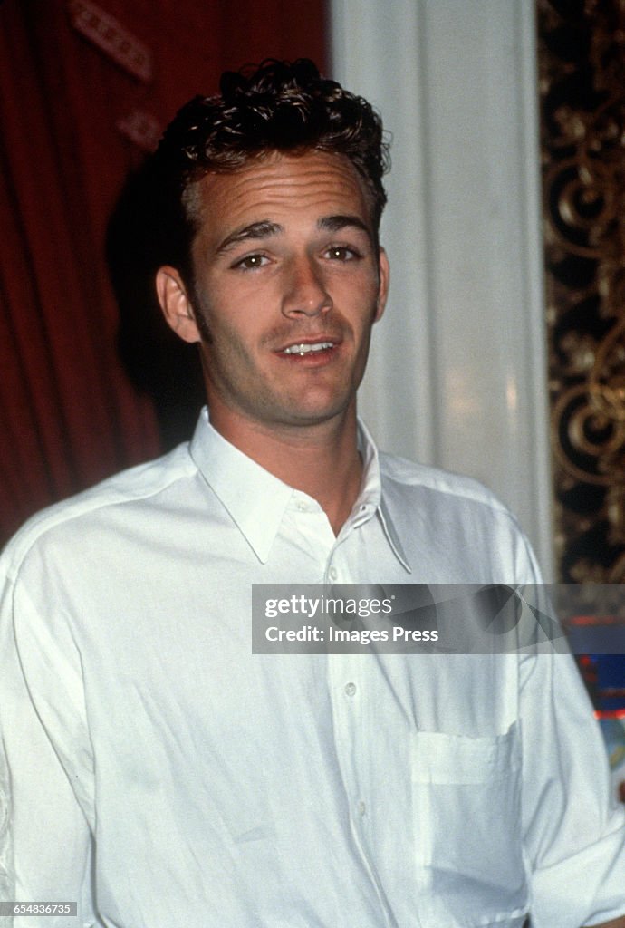 Luke Perry Reebok Luke Perry circa 1992 in New York City. News Photo - Getty Images