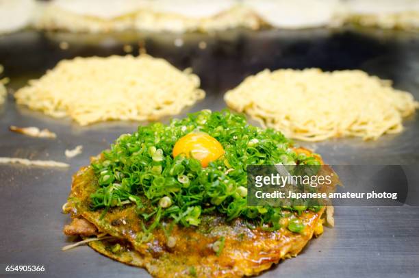 okonomiyaki - okonomiyaki 個照片及圖片檔