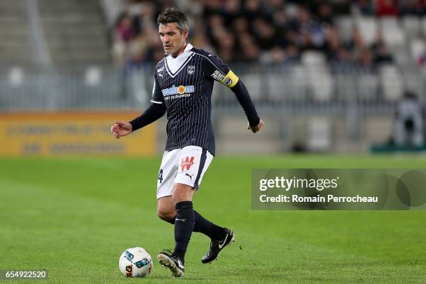 Jeremy Toulalan of Bordeaux in action during the French Ligue 1 match between Bordeaux and Montpellier at Stade Matmut Atlantique on March 18, 2017...