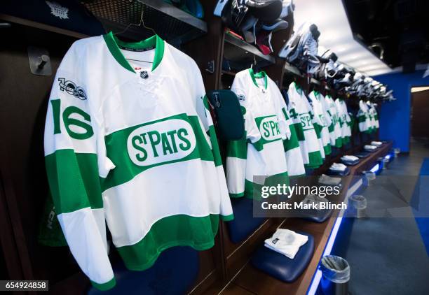 340 Toronto St Pats Stock Photos, High-Res Pictures, and Images - Getty  Images