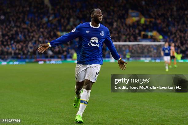 Romelu Lukaku celebrates his second goal during the Premier League match between Everton and Hull City at the Goodison Park on March 18, 2017 in...