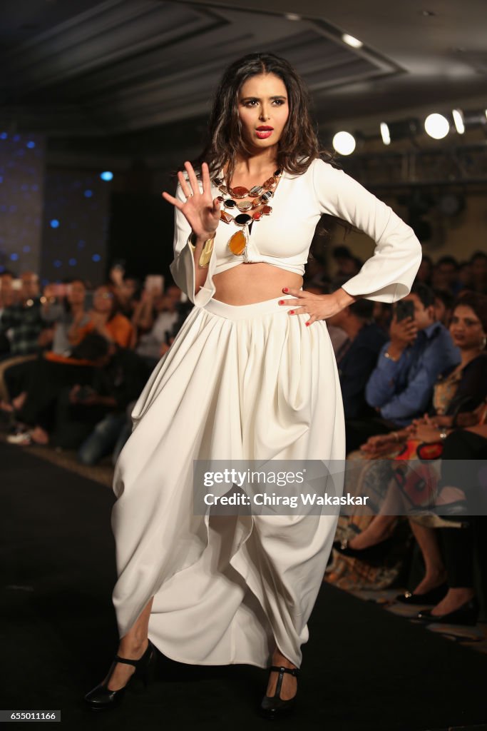 India Intimate Fashion Week 2017