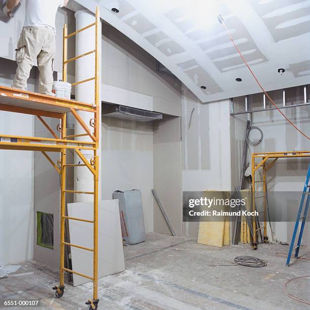 room under construction - soffitto foto e immagini stock