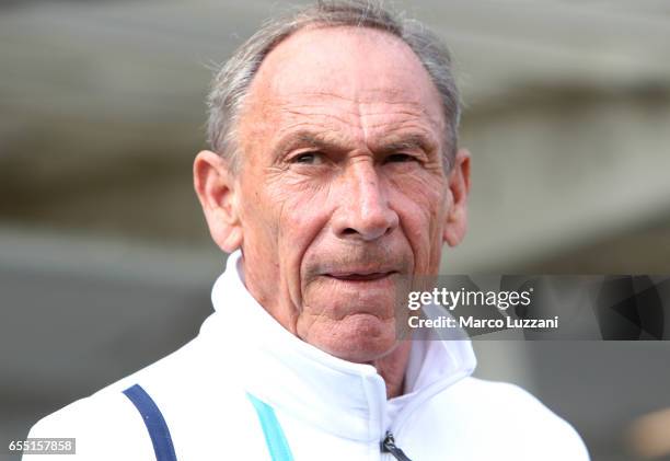 Pescara Calcio coach Zdenek Zeman looks on before the Serie A match between Atalanta BC and Pescara Calcio at Stadio Atleti Azzurri d'Italia on March...