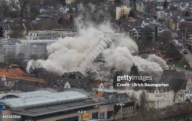 The Bonn Center, built in1969, a landmark of the city, was blown up punctually at 11 o'clock in the morning.