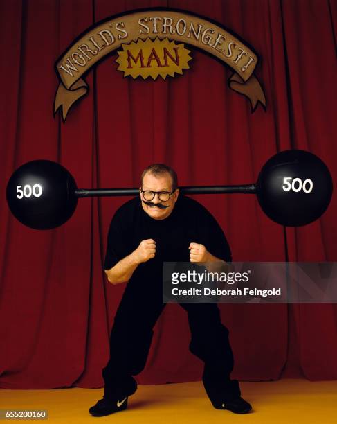 Deborah Feingold/Corbis via Getty Images) NEW YORK Drew Carey actor and comedian poses in February 2000 in New York City, New York.