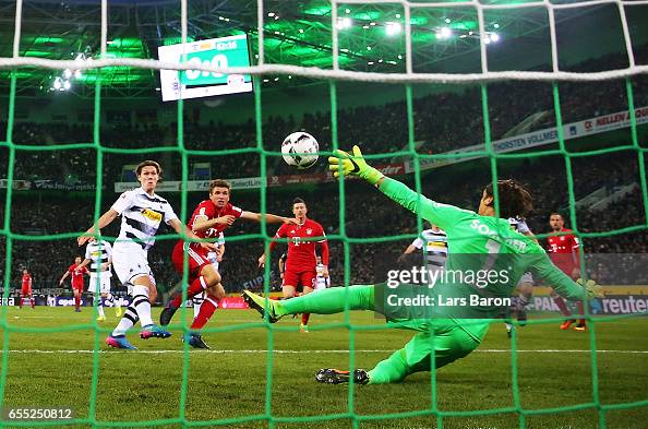 Borussia Moenchengladbach v Bayern Muenchen - Bundesliga Borussia Moenchengladbach v Bayern Muenchen - Bundesliga