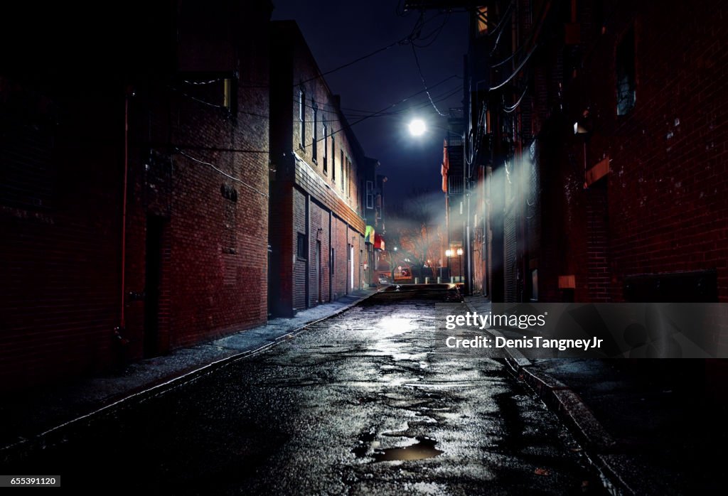 Dark Gritty Alleyway