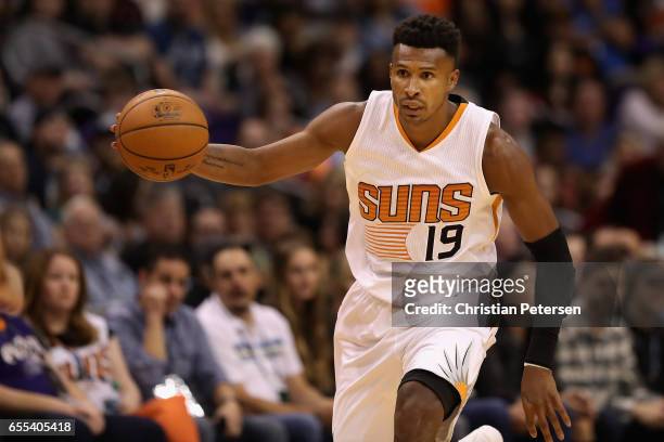 Leandro Barbosa of the Phoenix Suns handles the ball during the second half of the NBA game against the Oklahoma City Thunder at Talking Stick Resort...