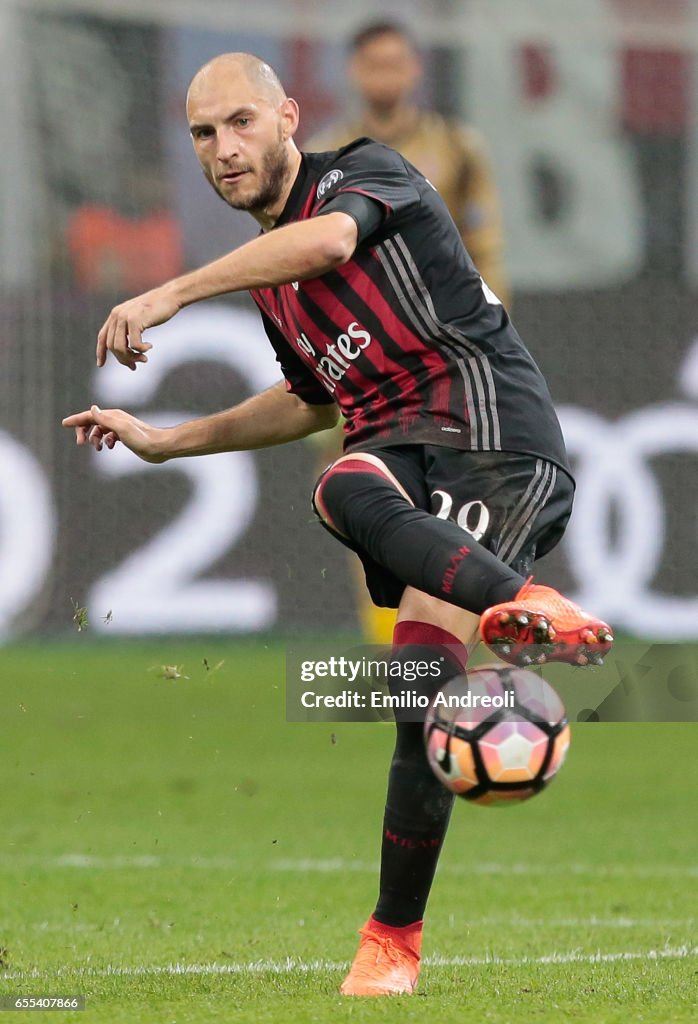 AC Milan v Genoa CFC - Serie A