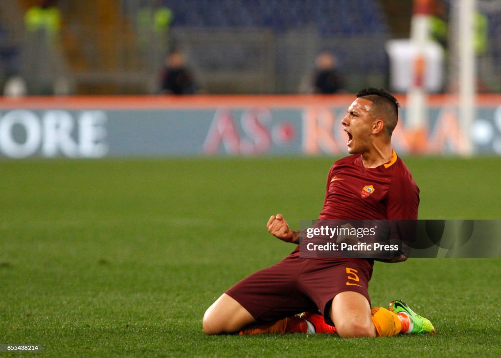 Leandro Paredes of Roma celebrates after scoring during the...