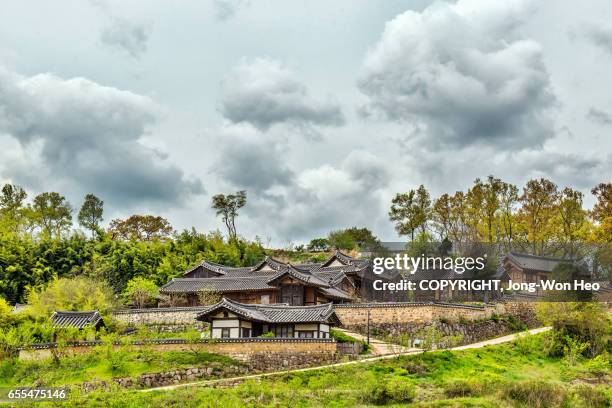 the korean traditional village - gyeongju fotografías e imágenes de stock