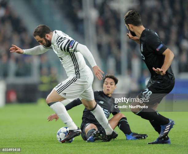 Oliver Torres of Porto during the Uefa Champions League 2016-2017 match between FC Juventus and FC Porto at Juventus Stadium on March 14, 2017 in...