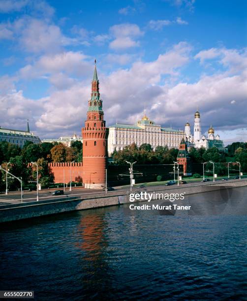 Lremlin 833 Bank Of Kremlin Stock Photos, High-Res Pictures, and Images - Getty ...