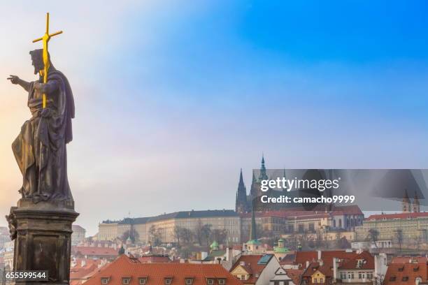 old town prague from charles bridge in the afternoon - castelo de hradcany imagens e fotografias de stock