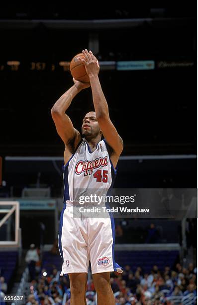 Sean Rooks of the Los Angeles Clippers gets ready to shoot the ball during the game against the Vancouver Grizzlies at the STAPLES Center in Los...