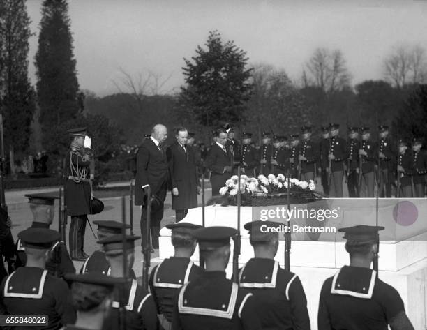 President Coolidge, Secretary of War, Weeks, Assistant Secretary of Navy, Roosevelt, place wreath on the tomb of Unknown Soldier at the National...