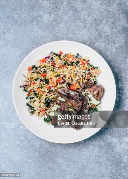 fried rice with chicken liver - carne di scarto foto e immagini stock