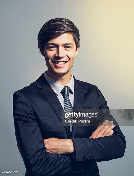 14 306点の腕組み スーツのストックフォト Getty Images 14 306点の腕組み スーツのストックフォト Getty Images